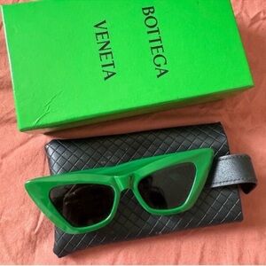 Bottega Veneta Glossy Green Cat-Eye Sunglasses with Dark Lenses
